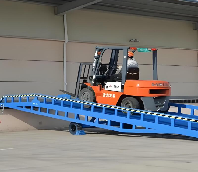 咸宁移动式卸货平台（叉车用）